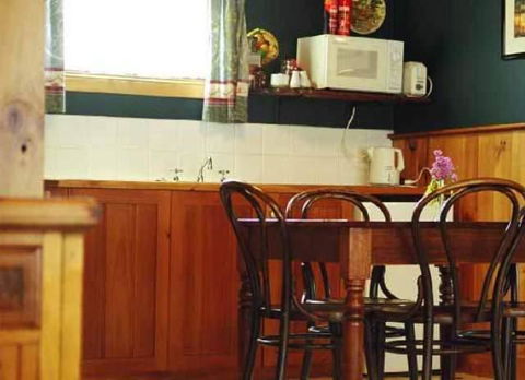 Red Brier Cottage Accommodation - Grafton Accommodation 2