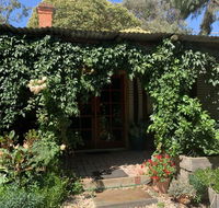 Red Hill Cottage - Grafton Accommodation