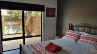 Red Ochre - Large 1BR with Private Courtyard