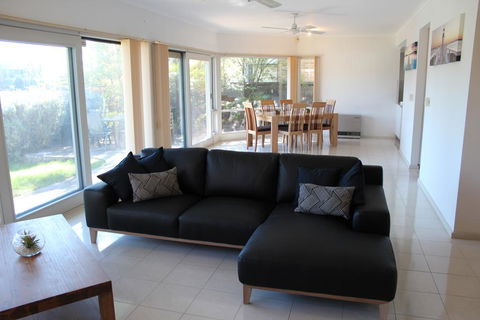 Relax At The Marina - Grafton Accommodation 1