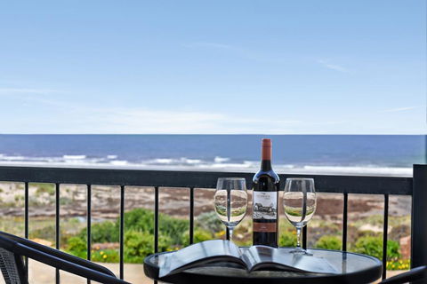 Right On The Beach @ Moana - Grafton Accommodation 1