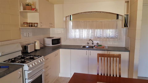 Rise N' Shine - Min Stay 4 Nights - Grafton Accommodation 3