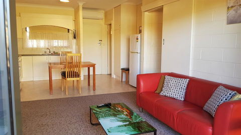Rise N' Shine - Min Stay 4 Nights - Grafton Accommodation 2