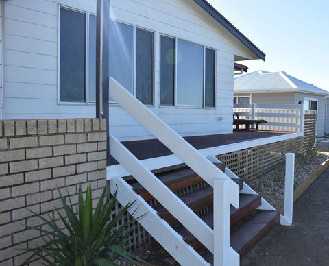 Rising Tide Beach House - Grafton Accommodation 1
