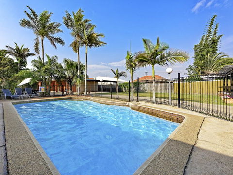 Riviera Motel Bundaberg - Grafton Accommodation 0