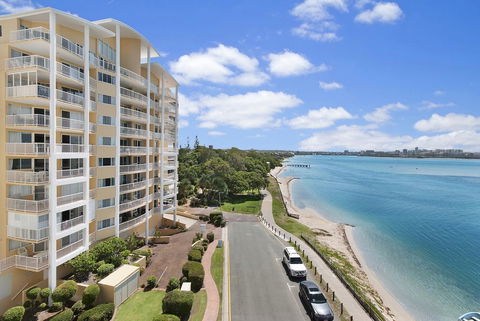 Riviere On Golden Beach - Grafton Accommodation 0
