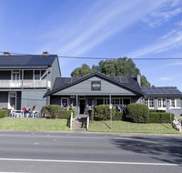 Robertson Public House and Kitchen - Grafton Accommodation