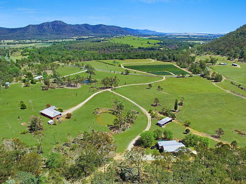 Rosa Estate In Broke - Two 3br House In Walking Distance To Cellar Doors - Grafton Accommodation 1