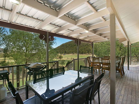 Rosa Estate In Broke - Two 3br House In Walking Distance To Cellar Doors - Grafton Accommodation 0