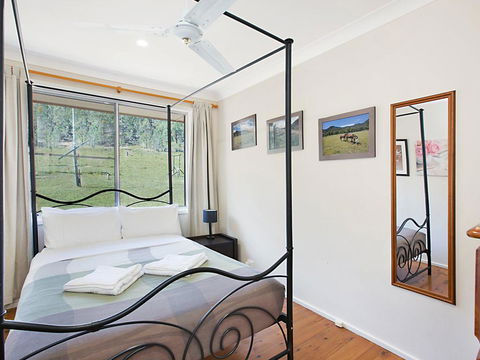 Rosamund House In Broke, 4br House In Walking Distance To Cellar Doors - Grafton Accommodation 1