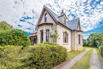 Rosslyn with Grafton Accommodation