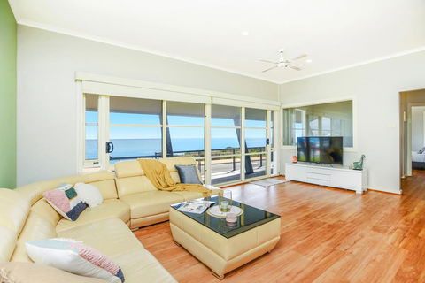 Salt - Grafton Accommodation 2