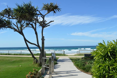 Sanctuary Beach Resort - Grafton Accommodation 0