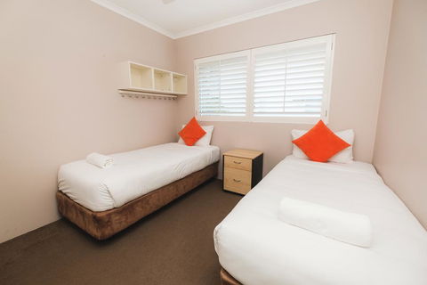 Sanctuary Lake Apartments - Grafton Accommodation 2