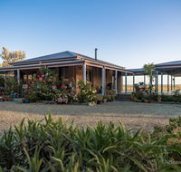 SanctuaryWaratah - Grafton Accommodation