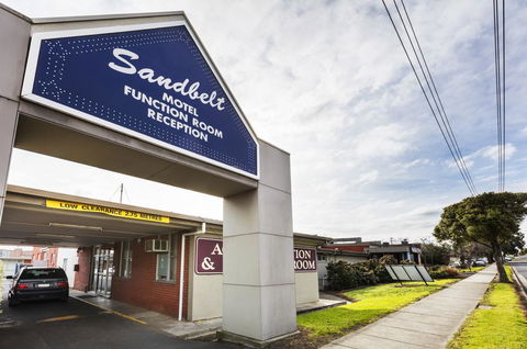 Sandbelt Club Hotel - Grafton Accommodation 3