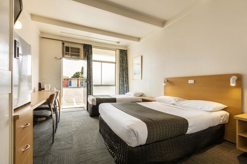 Sandbelt Club Hotel - Grafton Accommodation 2