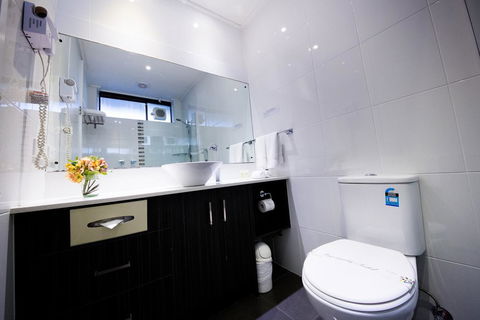 Sandown Regency Hotel & Apartments - Grafton Accommodation 2