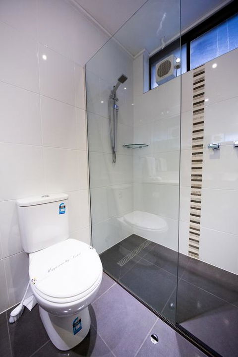 Sandown Regency Hotel & Apartments - Grafton Accommodation 3