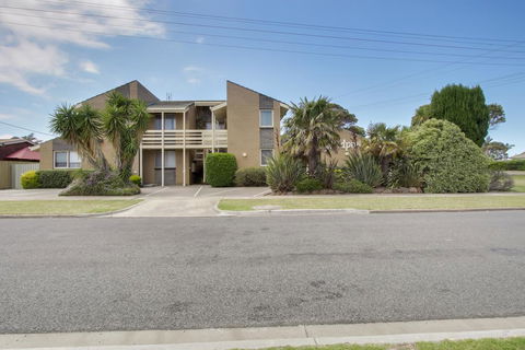 Sandpiper Lakes Entrance - Grafton Accommodation 0