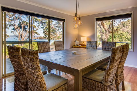 Sea La Vie - Grafton Accommodation 1