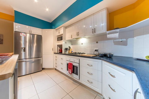 Seaside Hideaway- Hideaway Bay - Grafton Accommodation 2