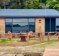 Serenity by the Lake - Grafton Accommodation