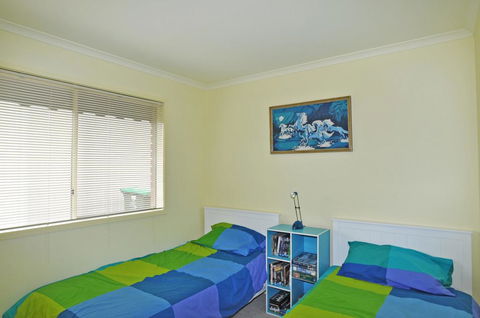 SERRELL BY THE SEA - PET FRIENDLY - Grafton Accommodation 2