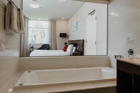 Sfera's Park Suites & Convention Centre - Grafton Accommodation 1