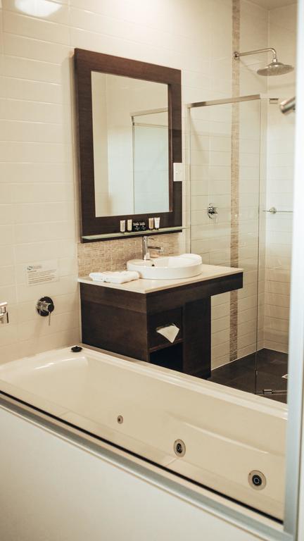 Sfera's Park Suites & Convention Centre - Grafton Accommodation 3
