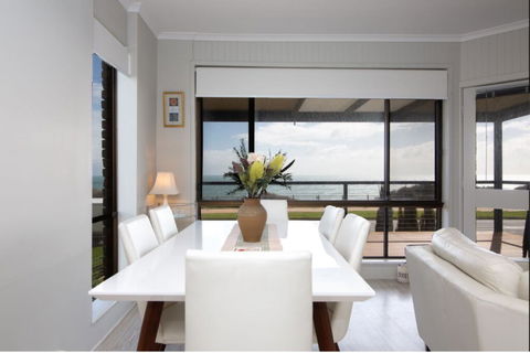 Shanti By The Sea - Grafton Accommodation 0