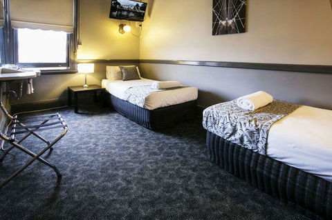 Shenanigans At The Imperial - Grafton Accommodation 2