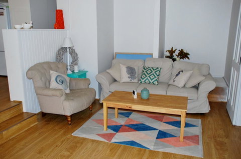 SHORE BEATS WORK - INVERLOCH - Grafton Accommodation 0