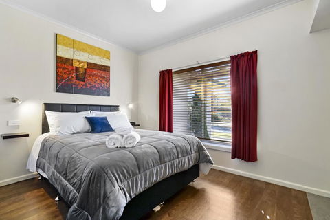 Short Stays Gippsland Trafalgar - Grafton Accommodation 1