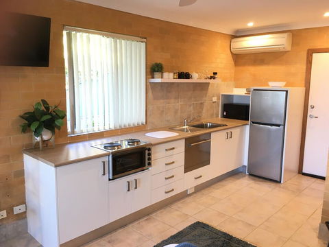 SilverWaters Waterfront Accommodation - Grafton Accommodation 2