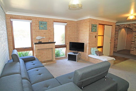 Snapper Lodge Waterfront - Grafton Accommodation 3