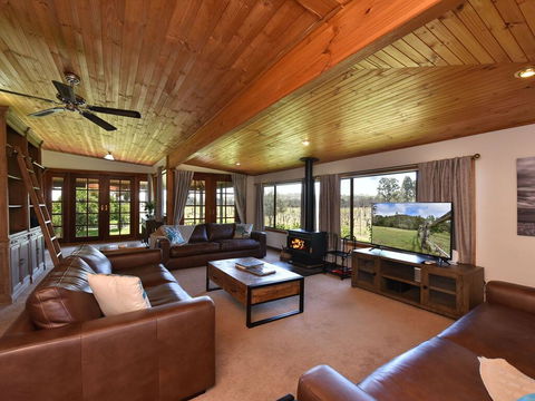 Soldiers Cottage Picturebook Vineyard Home - Grafton Accommodation 2