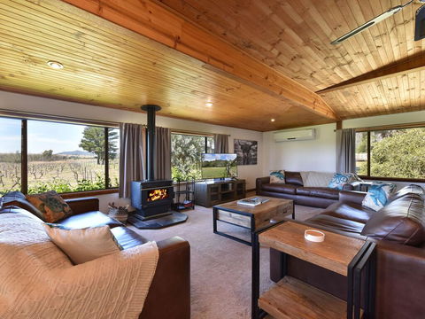 Soldiers Cottage Picturebook Vineyard Home - Grafton Accommodation 1
