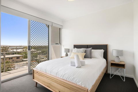 Spacious Apartment With Generous Entertaining - Grafton Accommodation 2
