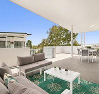 Spacious apartment with generous entertaining - Grafton Accommodation