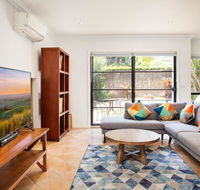 Spacious Home in the Heart of Avalon Beach - Grafton Accommodation
