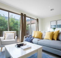 Spacious Lovely 5Beds homePoint Cook - Grafton Accommodation