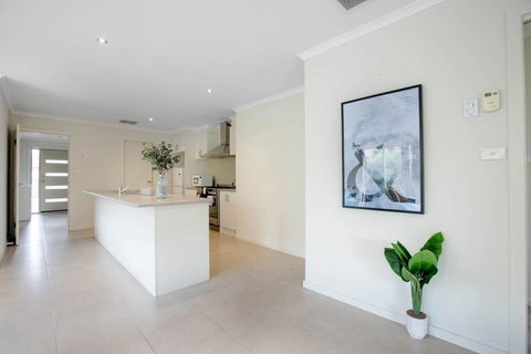 Spacious Lovely 5Beds Home@Point Cook - Grafton Accommodation 3