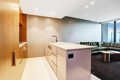 Spectacular 1 Bedroom Apartment With Water Views & Palatial Terrace - Grafton Accommodation 1