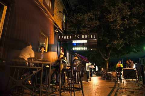 Sporties Hotel - Grafton Accommodation 1