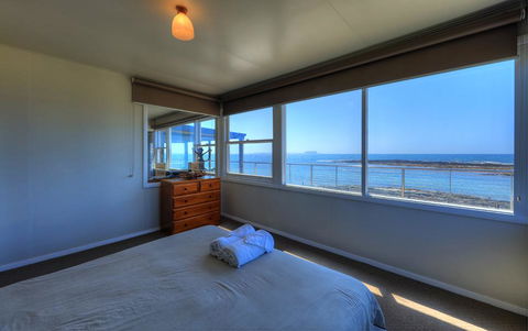 Stanley View Beach House - Grafton Accommodation 3