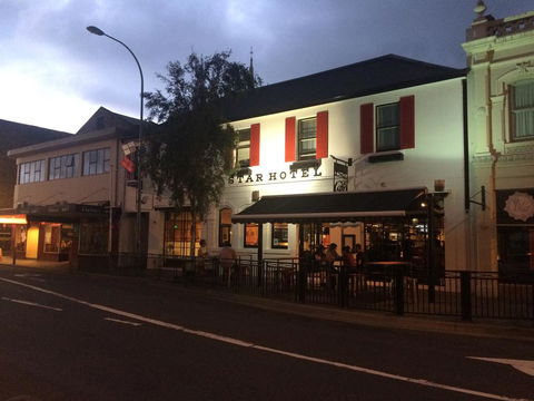 Star Bar Cafe & Hotel - Grafton Accommodation 1