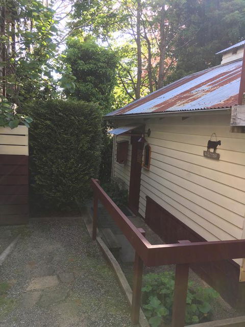 Stone's Throw Cottage Bed And Breakfast - Grafton Accommodation 3