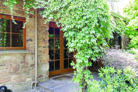 Stonehenge Retreat - Grafton Accommodation 0