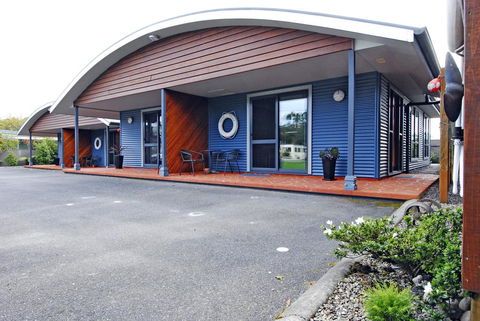 Strahan Bungalows - Grafton Accommodation 0